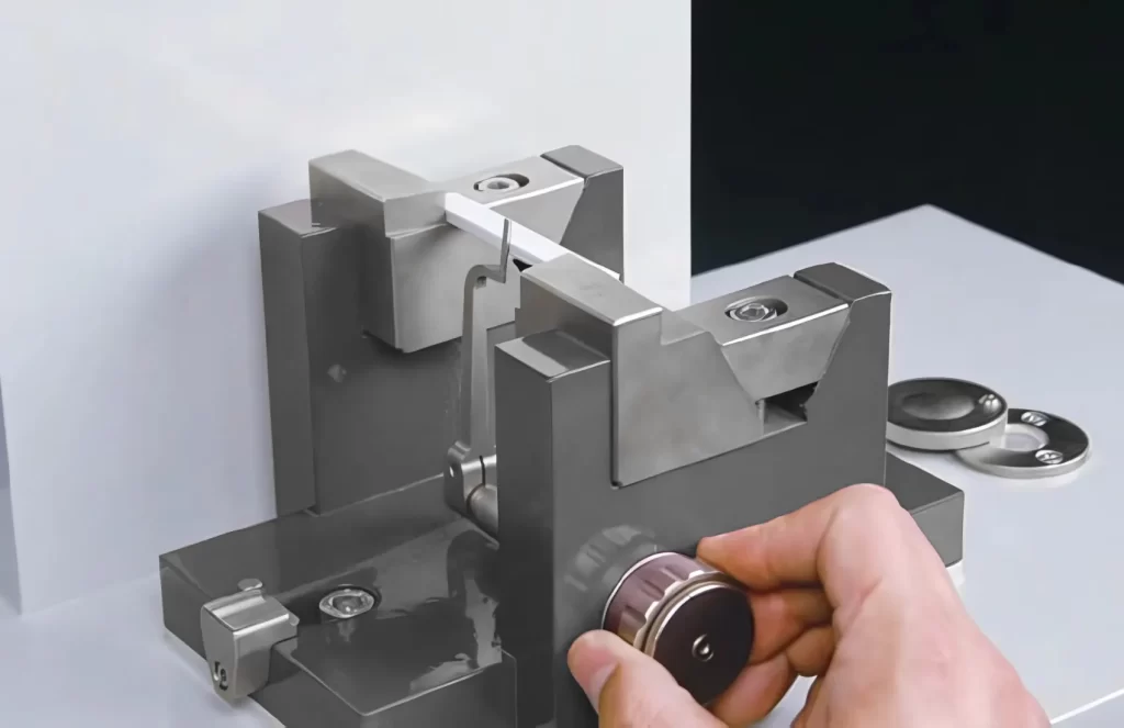 Comprobador de impacto universal Charpy Izod para plásticos – ToronHIT