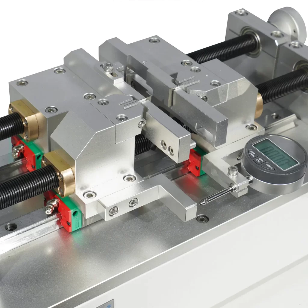 Coplanar Double Notch Cutter for Pipes and Plastics