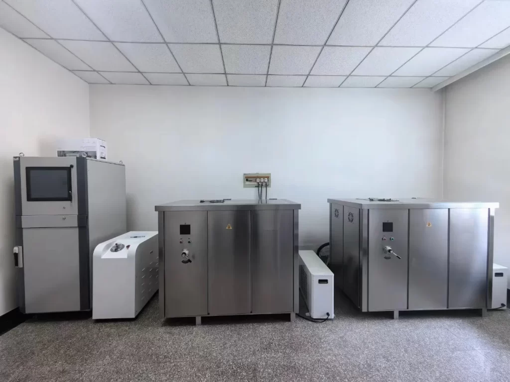 Hydrostatic Pressure Test Tanks for Thermoplastic Pipes and Fittings